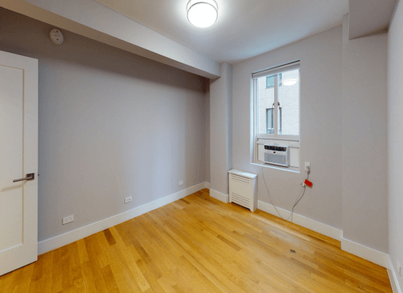 752 West End Avenue - Photo 3