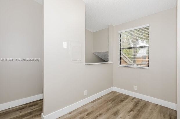 2531 Nw 56th Ave - Photo 7