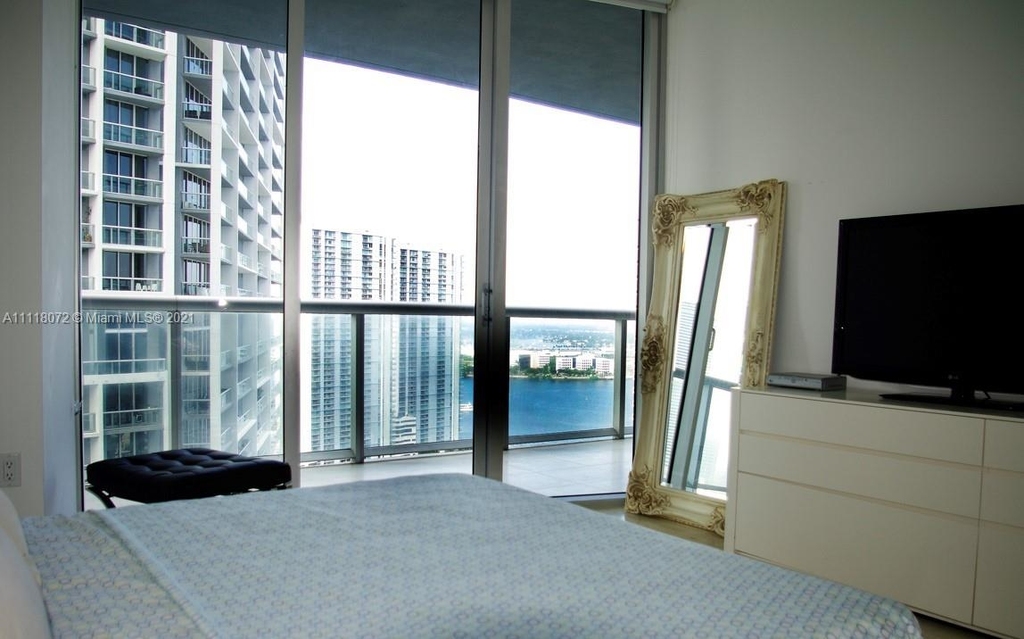 495 Brickell Ave - Photo 3