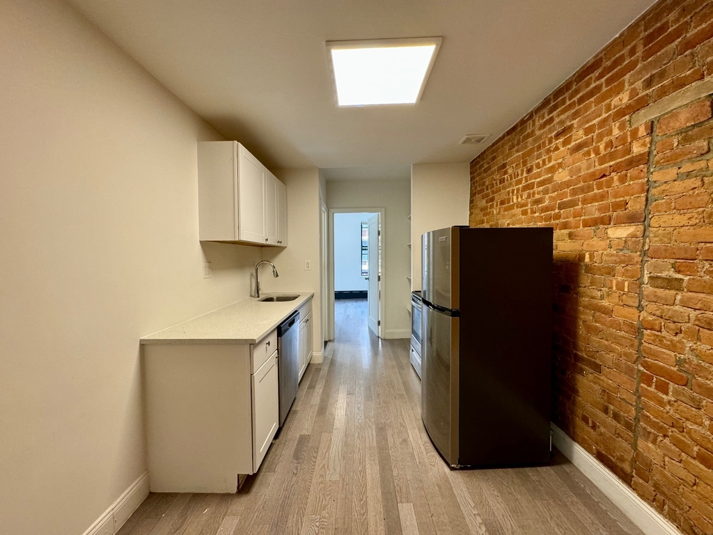 318 East 104th Street - Photo 4