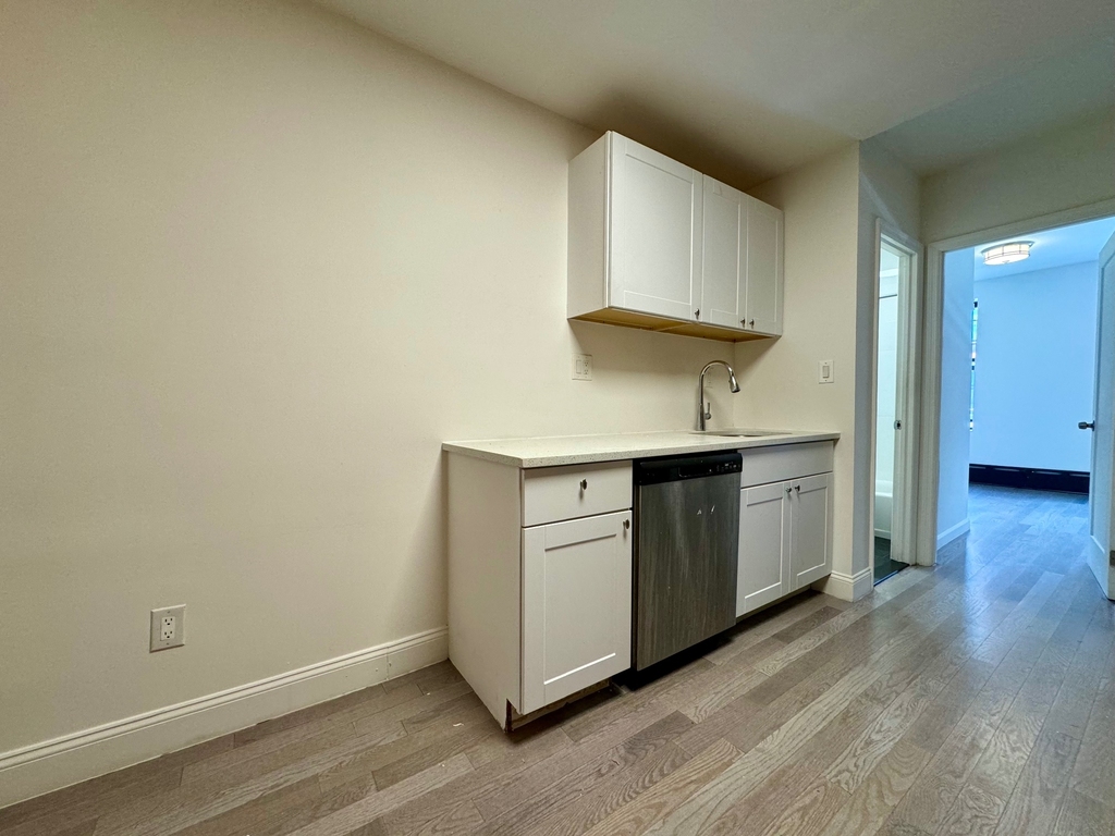 318 East 104th Street - Photo 5
