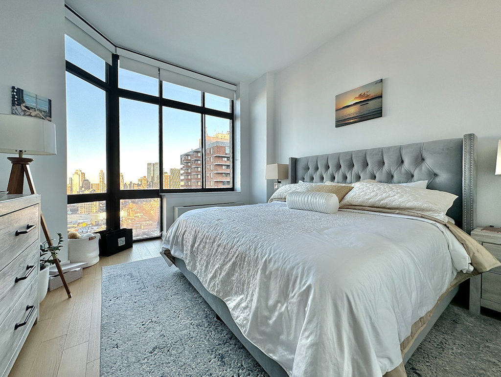 420 West 42nd Street - Photo 12