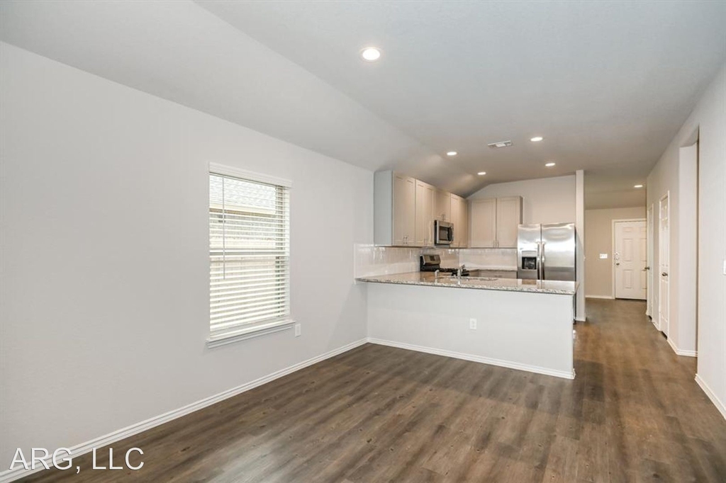 21079 Wenze Lane - Photo 17