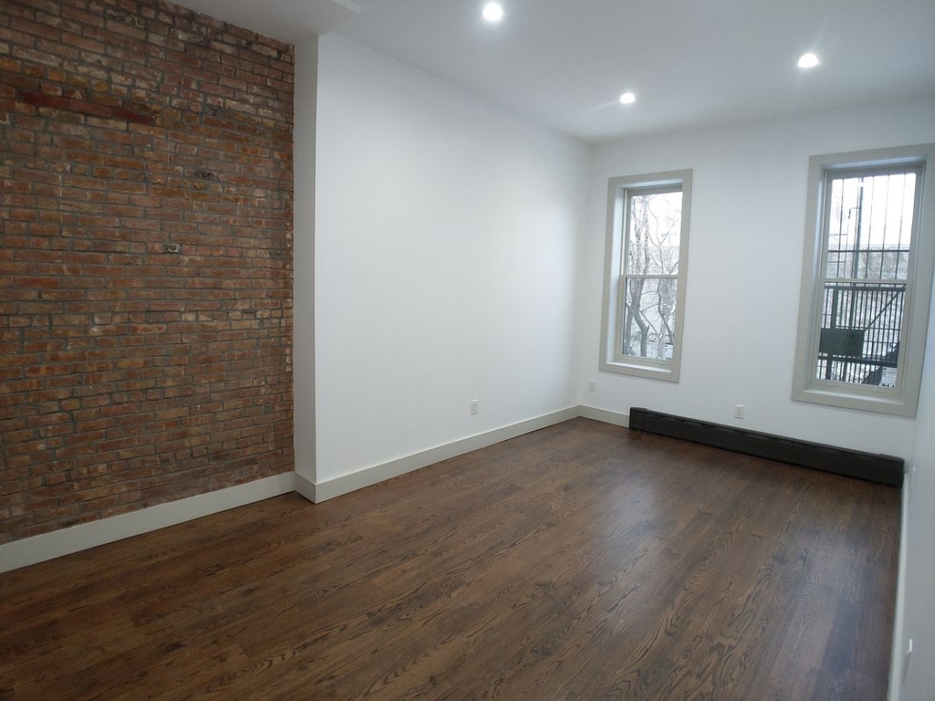 33 Vanderbilt Avenue - Photo 8