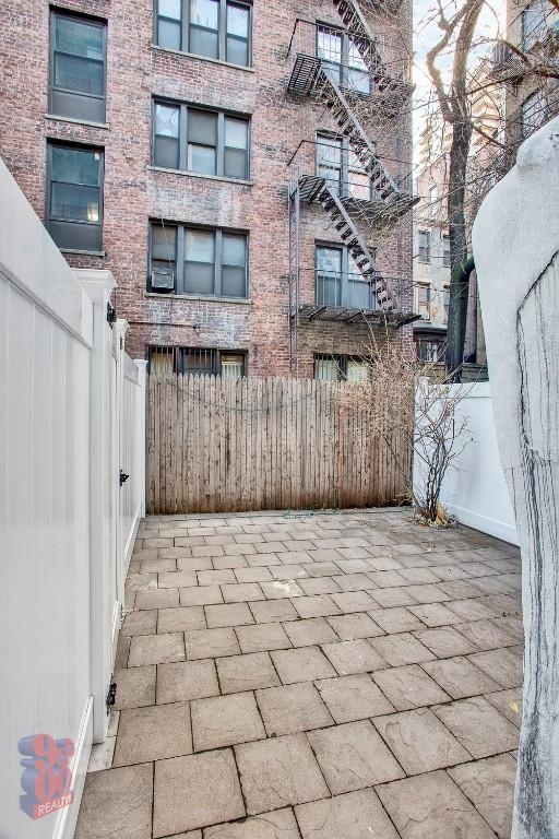 206 East 83rd Street - Photo 4