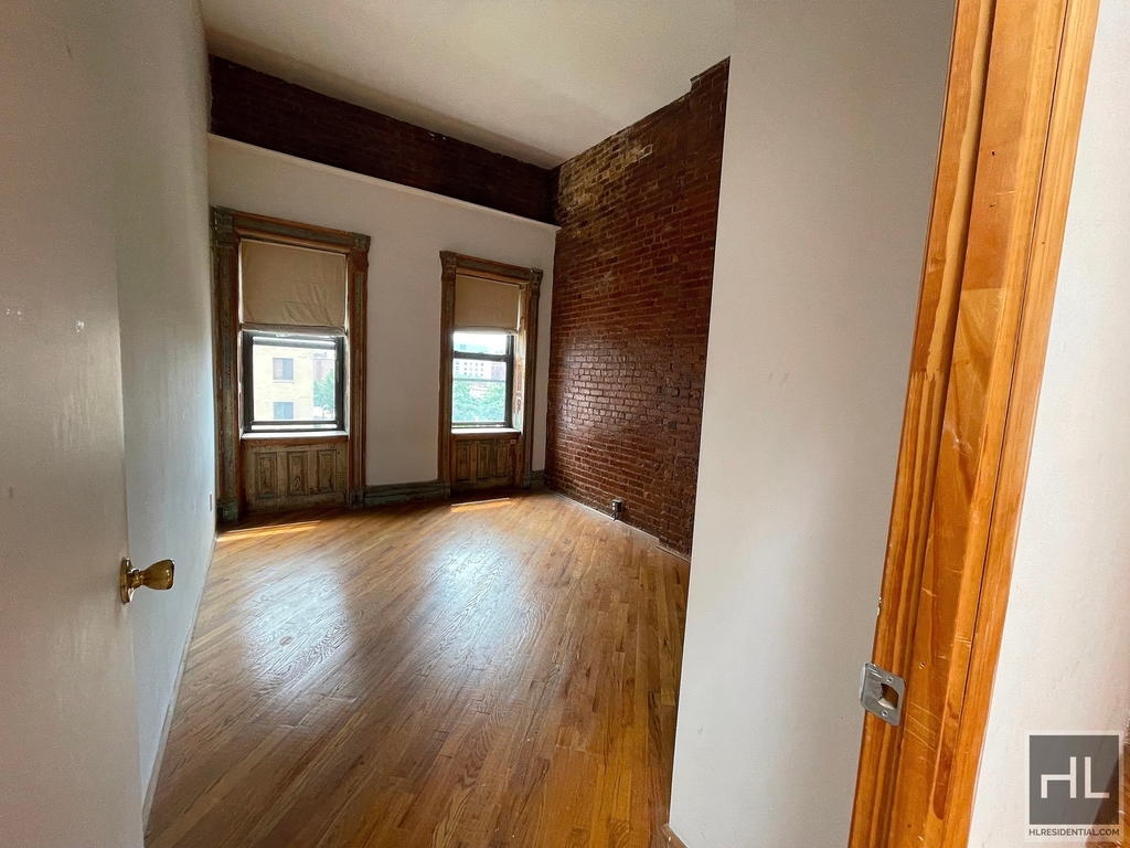 111 East 125 Street - Photo 8