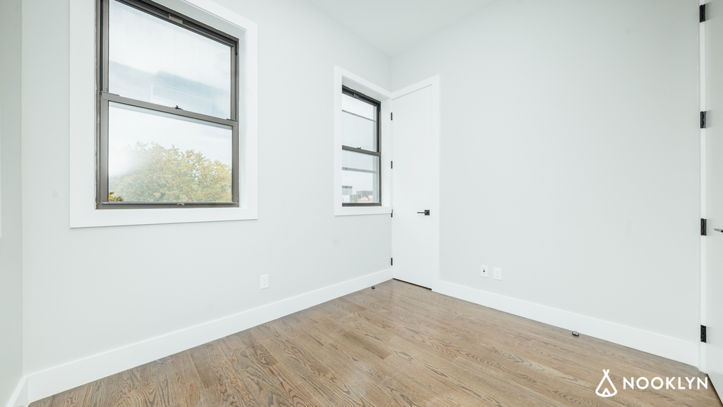 644 Lorimer Street - Photo 4