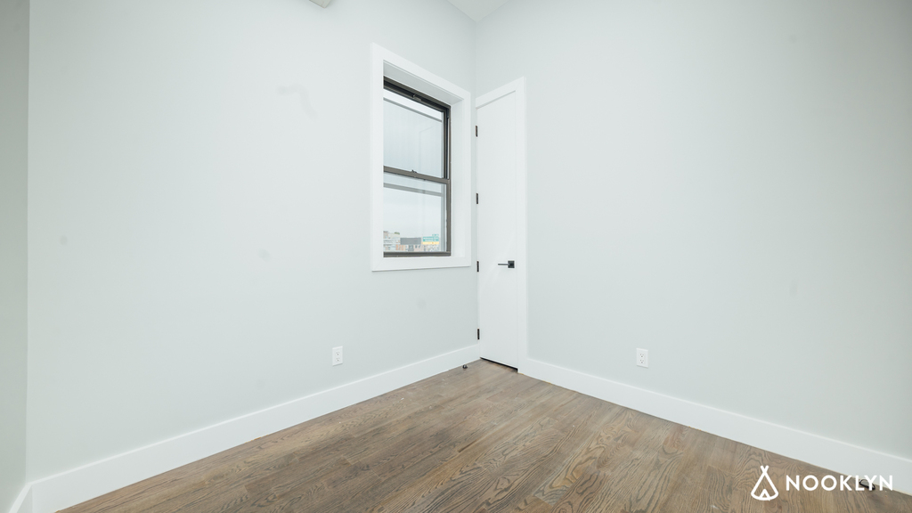 644 Lorimer Street - Photo 8