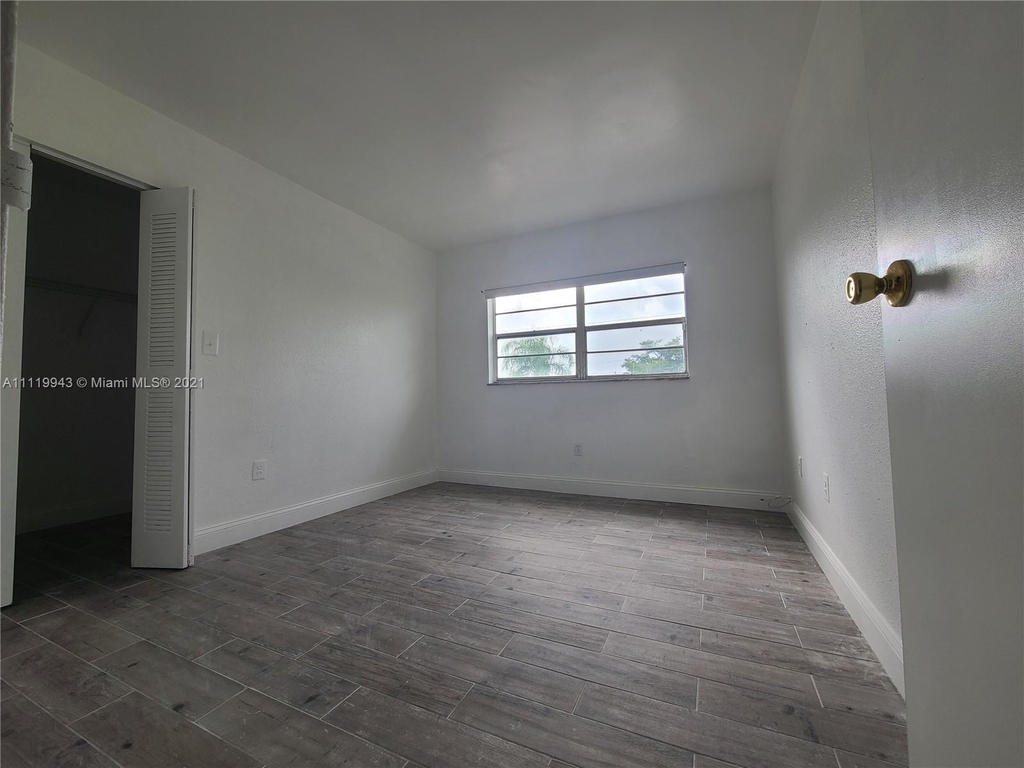 5100 Sw 41st St - Photo 22