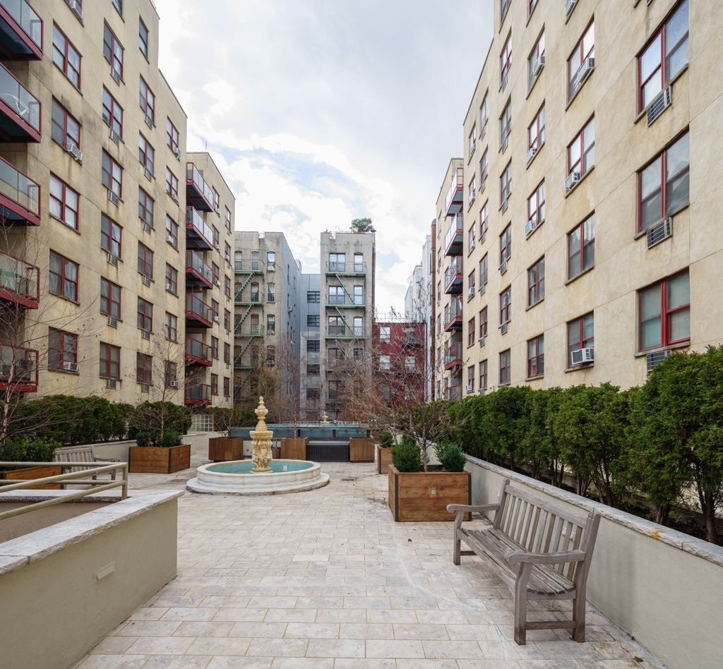 190 East 7th Street - Photo 13