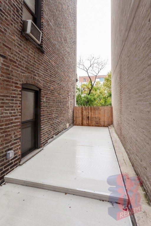 1590 Lexington Avenue - Photo 4