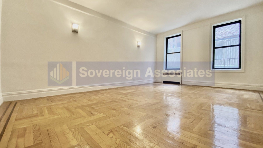 245 Seaman Avenue - Photo 3