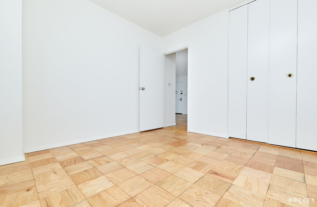 345 East 80th Street - Photo 5