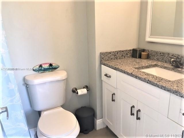 8001 Crespi Blvd - Photo 8