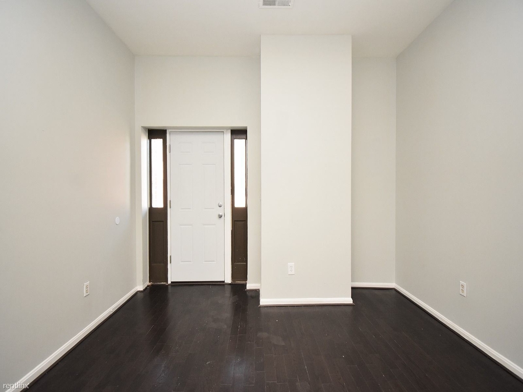 2419 Greenmount Ave Apt 11 - Photo 3