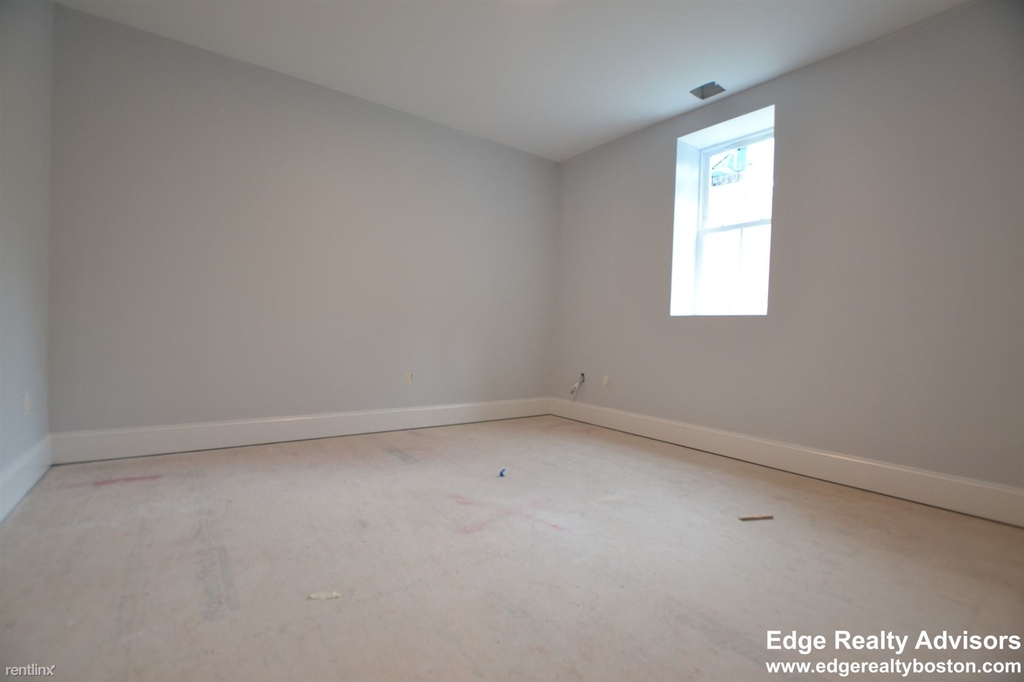 18 Murdock St # 11 - Photo 1