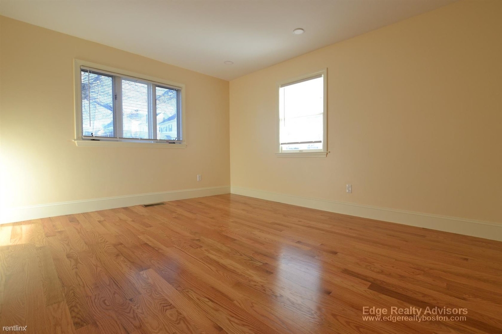 18 Murdock St Apt 2 - Photo 1