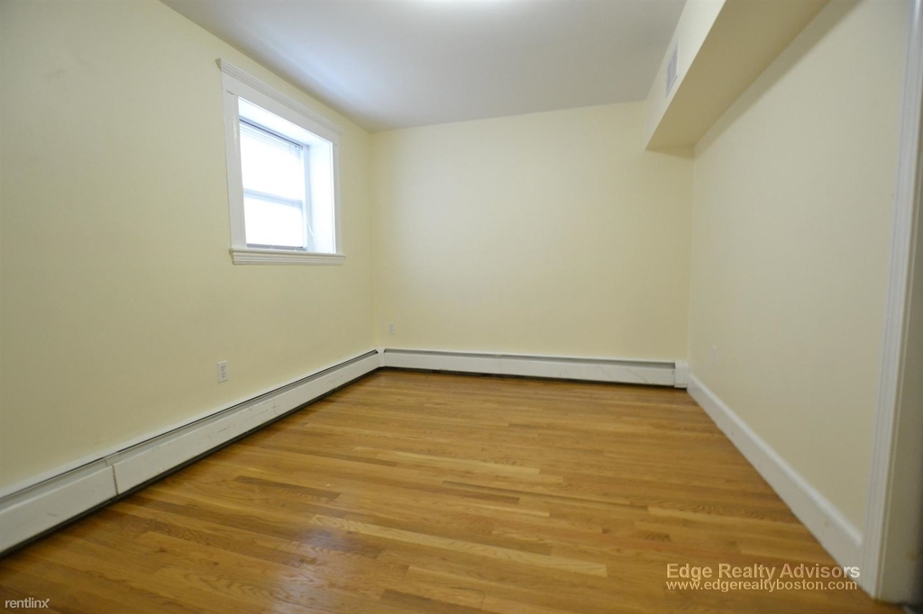 4 Elko St Apt B2 - Photo 4