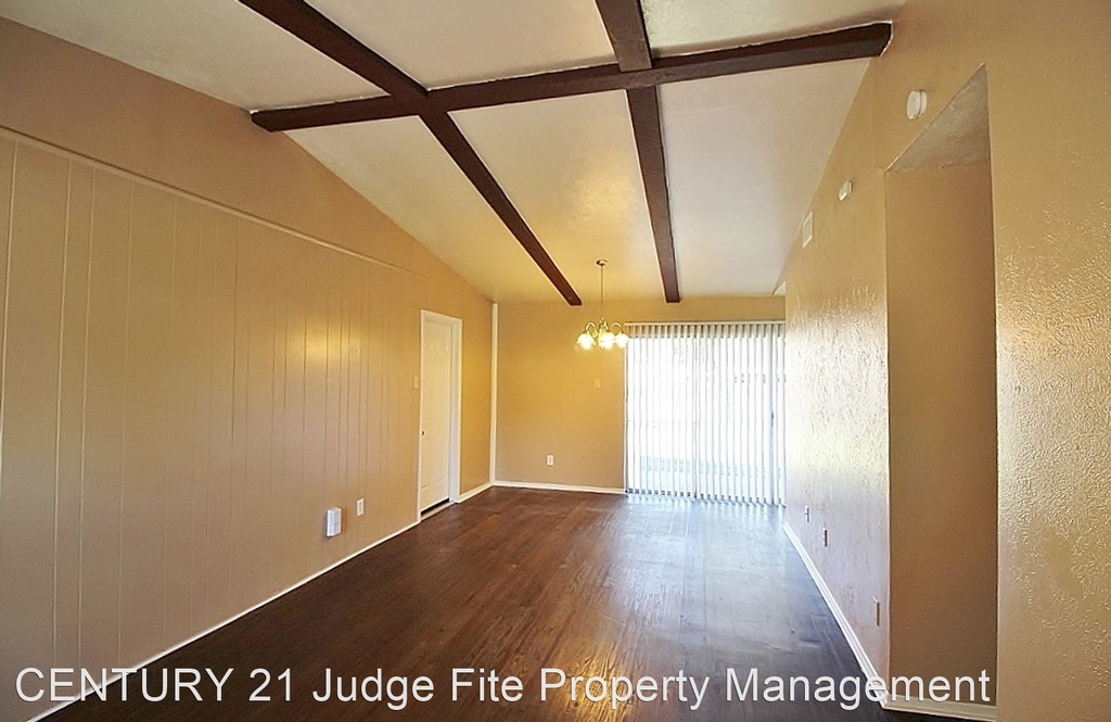 853 Stanford Drive - Photo 2