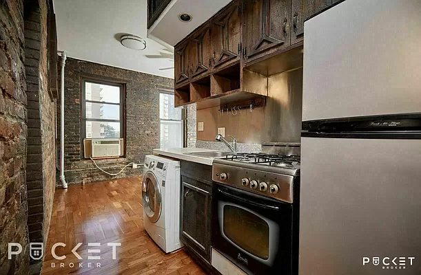 647 East 11th Street - Photo 1