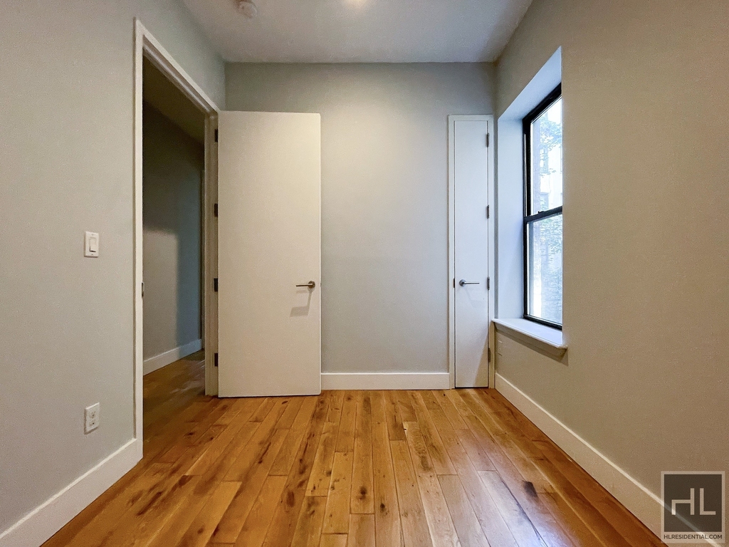 1020 Park Place - Photo 8