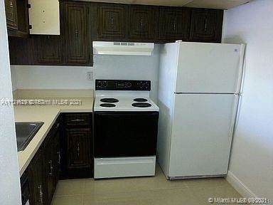 484 Nw 165th St Rd - Photo 2