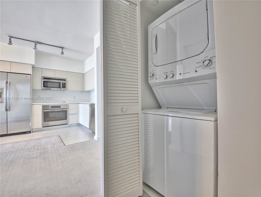 4250 Biscayne Blvd - Photo 9