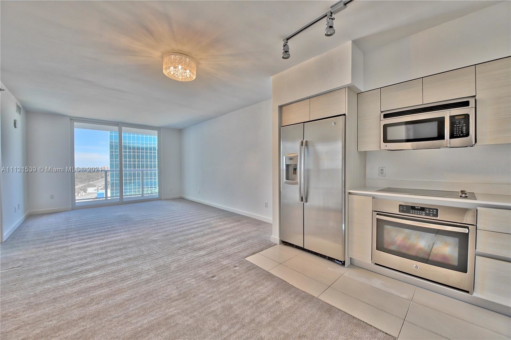 4250 Biscayne Blvd - Photo 2