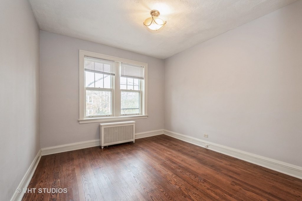 2703 West Estes Avenue - Photo 2