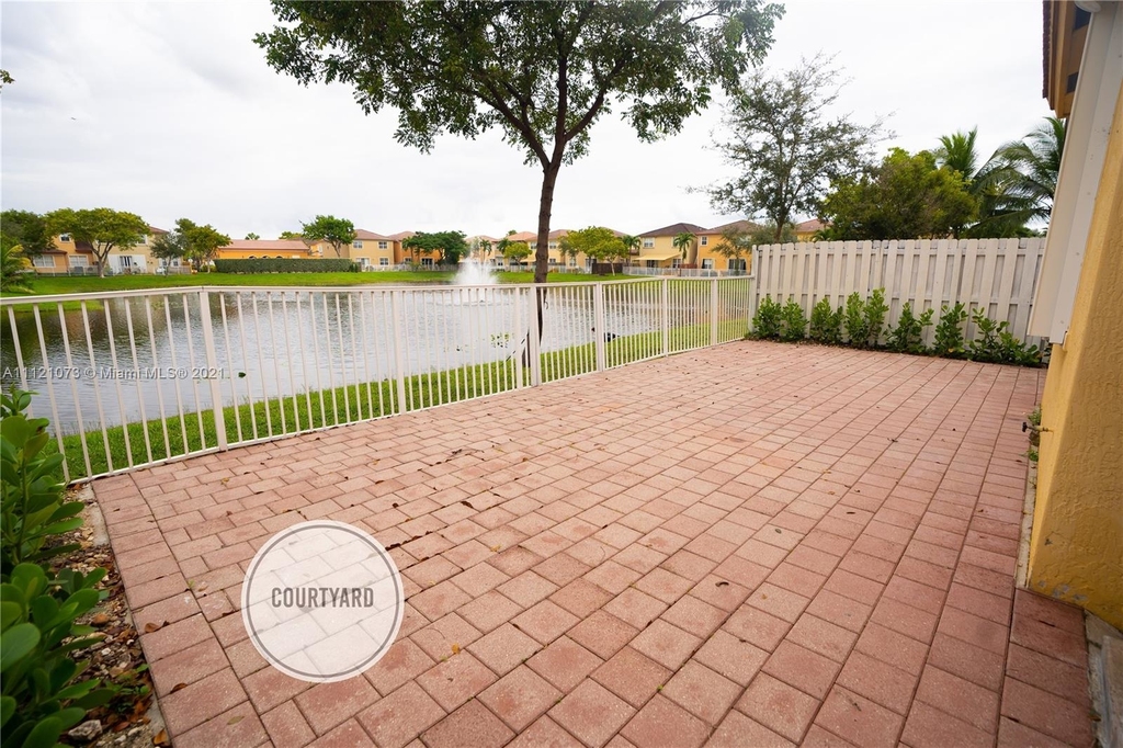8682 Nw 109th Ct - Photo 9