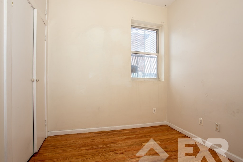 325 Division Avenue - Photo 9