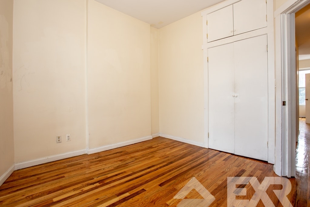 325 Division Avenue - Photo 7