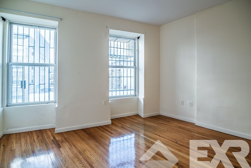 325 Division Avenue - Photo 5