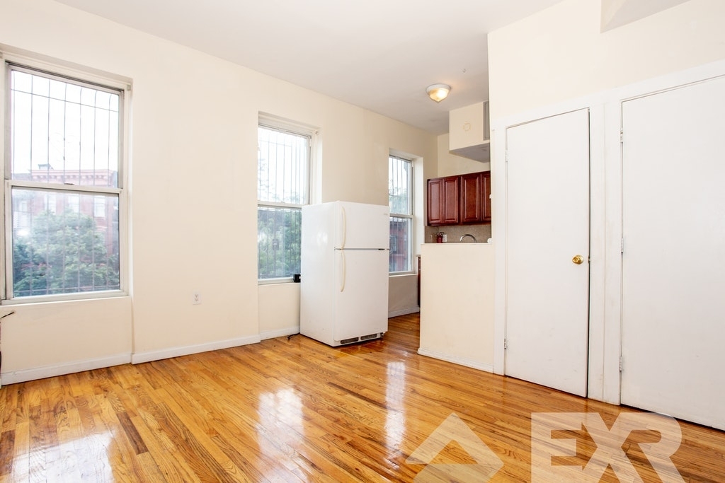 325 Division Avenue - Photo 1