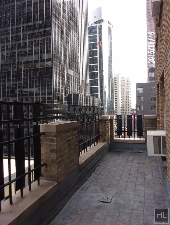 East 39 Street - Photo 1