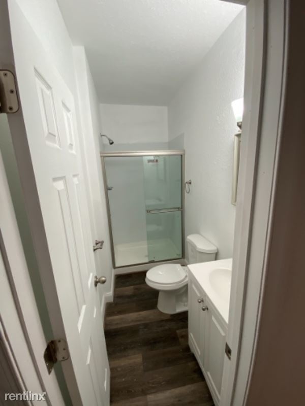 2529 W Lombard St - Photo 2