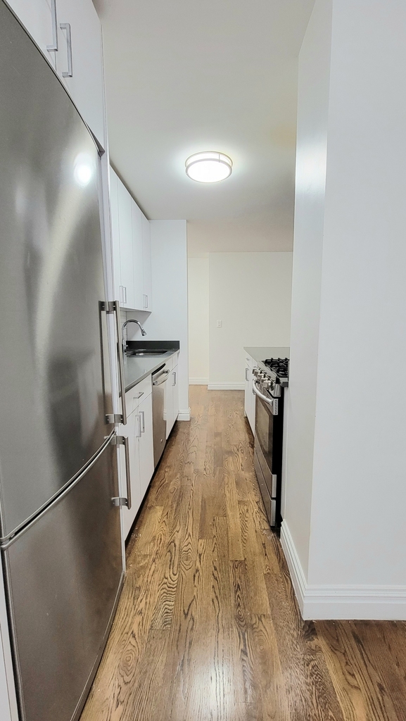 East 56th Sutton Place - Photo 1