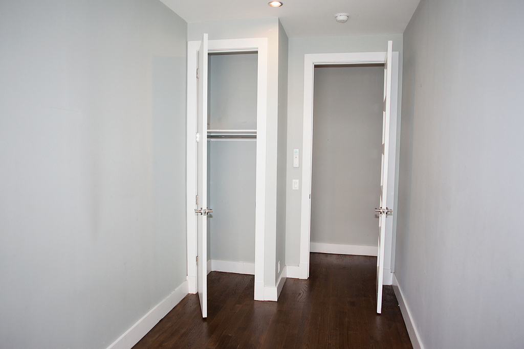 89 Ralph Avenue - Photo 10