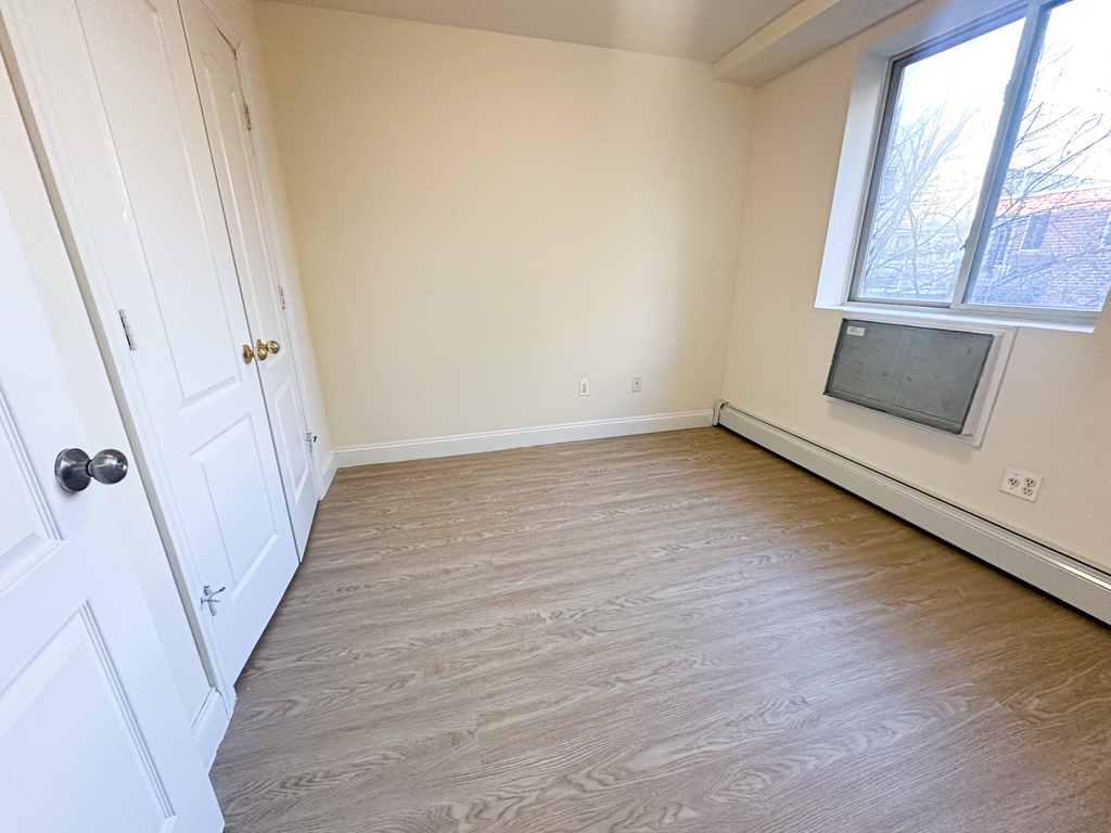 141-33 Pershing Crescent - Photo 4