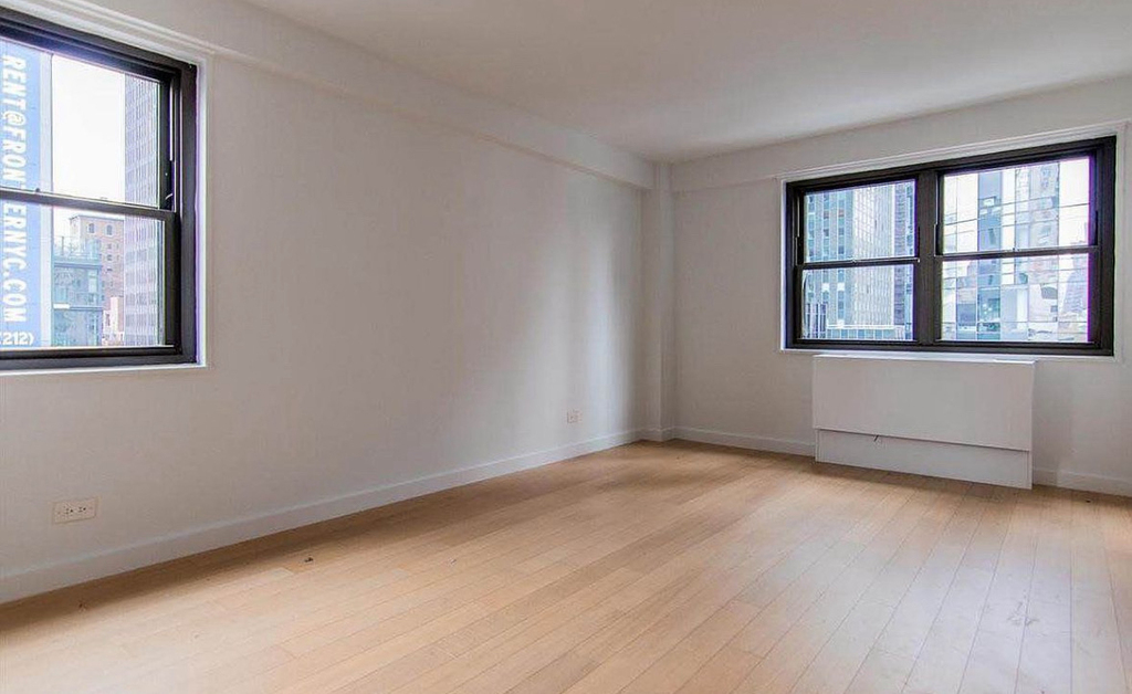East 39th Street - Photo 5
