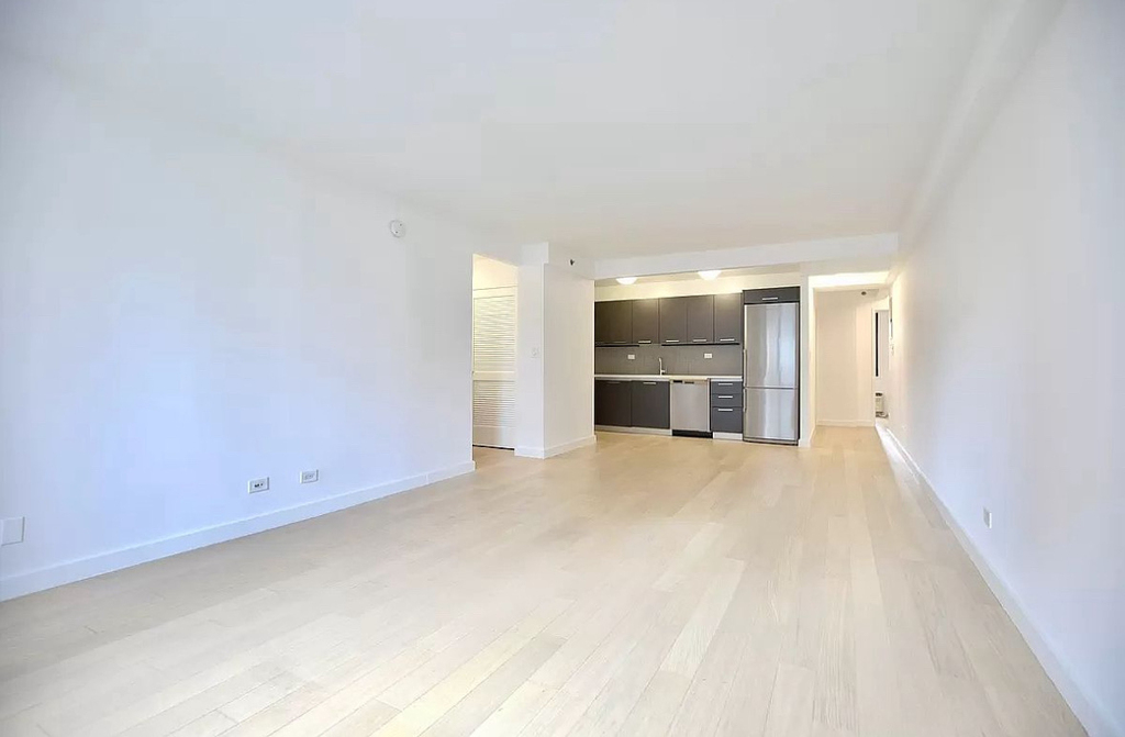 East 39th Street - Photo 3