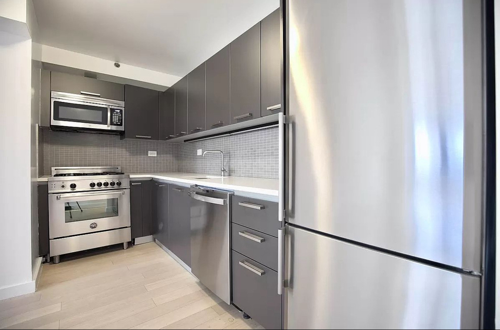 East 39th Street - Photo 1