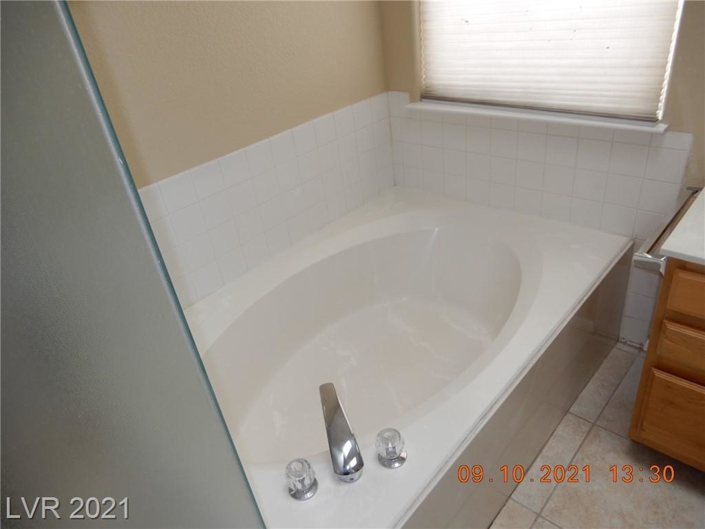 7840 Millhopper Avenue - Photo 17