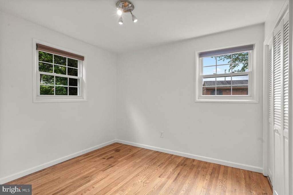 10105 Edward Avenue - Photo 22