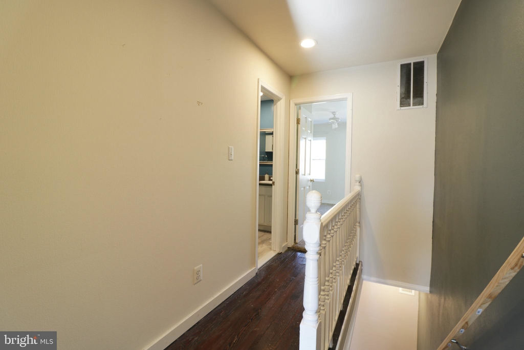 404 Sanders Street - Photo 11