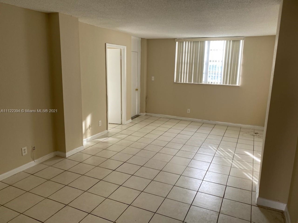 2903 N Miami Beach Bl - Photo 3