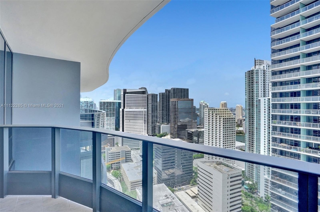 1000 Brickell Plz - Photo 5