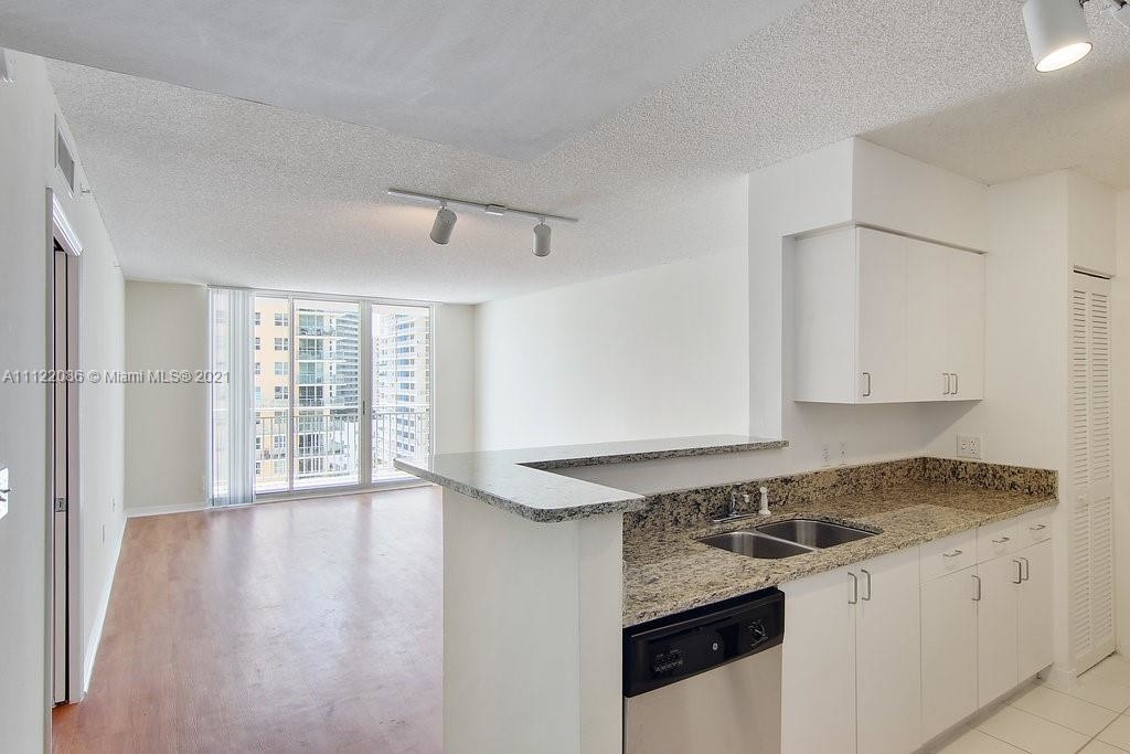 1111 Brickell Bay Dr - Photo 11