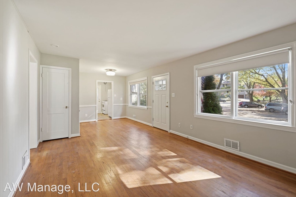 9714 Montauk Ave - Photo 2