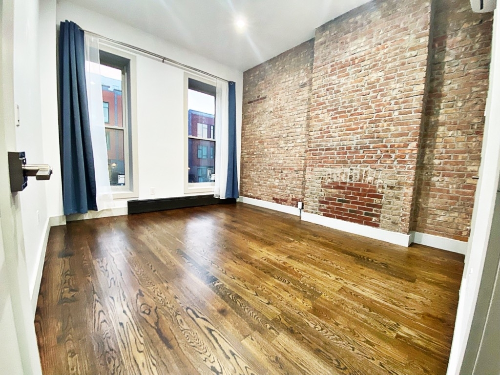 33 Vanderbilt Avenue - Photo 5